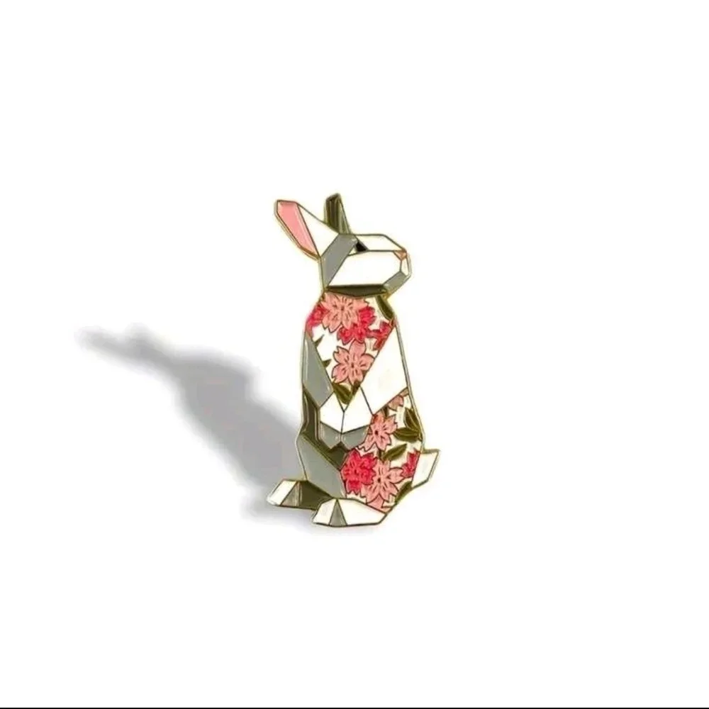 Beautiful pin floral bunny rabbit enamel pin brooch charm purse bag decor satche